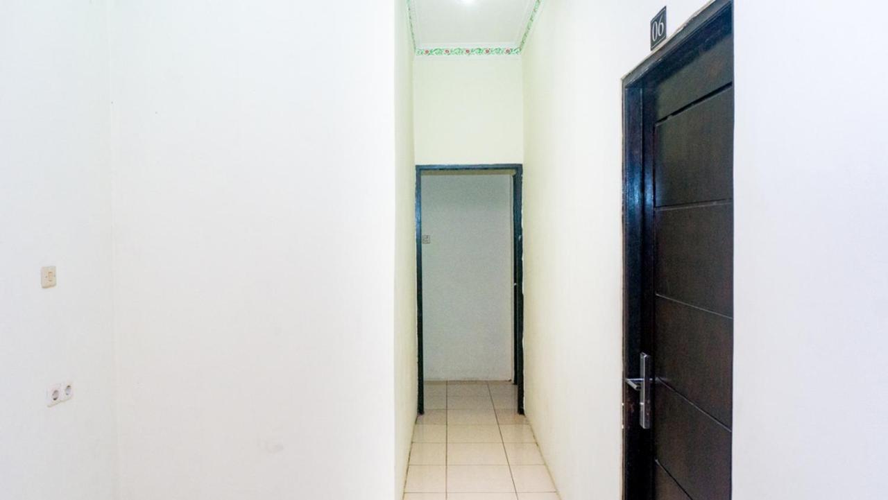 Reddoorz Near Sentani Airport Jayapura Otel Dış mekan fotoğraf