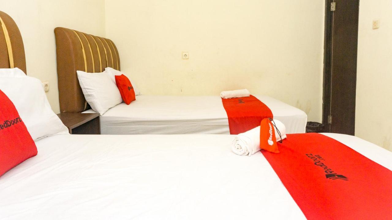 Reddoorz Near Sentani Airport Jayapura Otel Dış mekan fotoğraf
