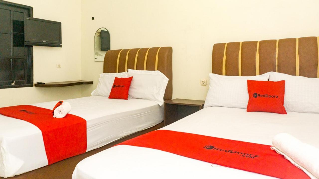 Reddoorz Near Sentani Airport Jayapura Otel Dış mekan fotoğraf