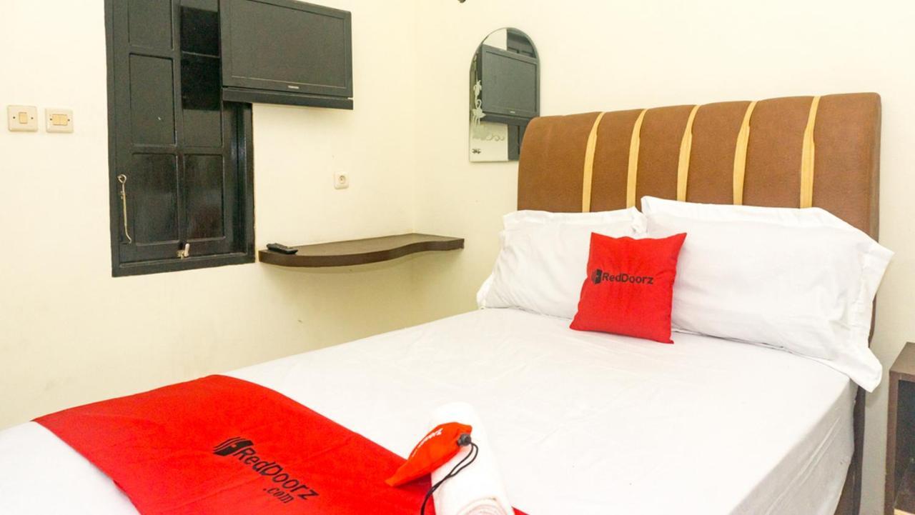 Reddoorz Near Sentani Airport Jayapura Otel Dış mekan fotoğraf